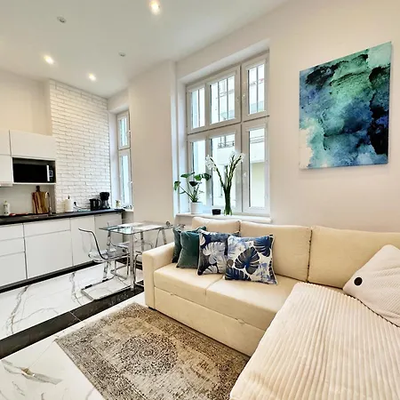 Yonekawa, Canvas Corner, Parking, 250 M Plaza * סופוט