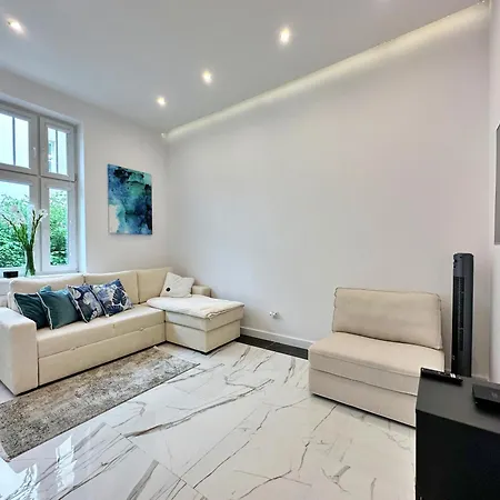 Yonekawa, Canvas Corner, Parking, 250 M Plaza Apartamento *