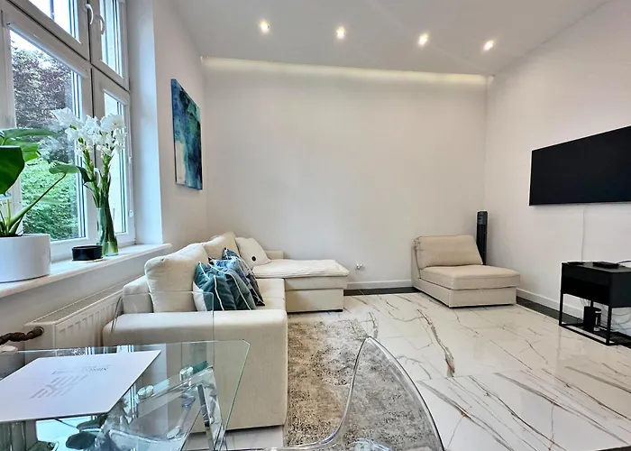 Yonekawa, Canvas Corner, Parking, 250 M Plaza