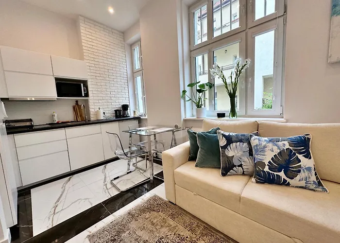 Yonekawa, Canvas Corner, Parking, 250 M Plaza Zoppot